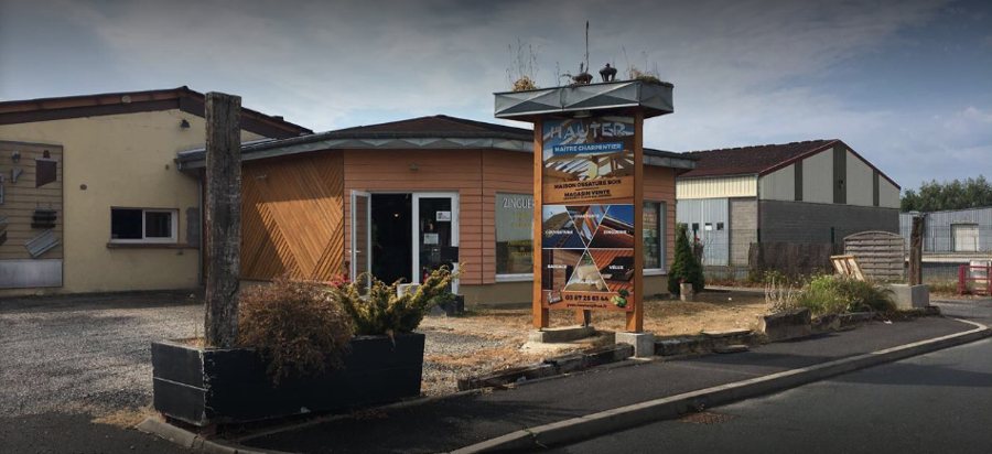 Devanture du magasin de l'Entreprise Hauter à Sarrebourg, maître charpentier